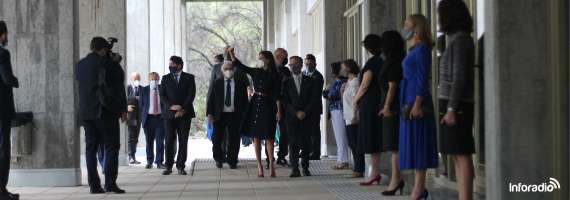 La Reina Letizia recibe el título de Alumna de Honor en la celebración del 50º aniversario de la Facultad de Ciencias de la Información